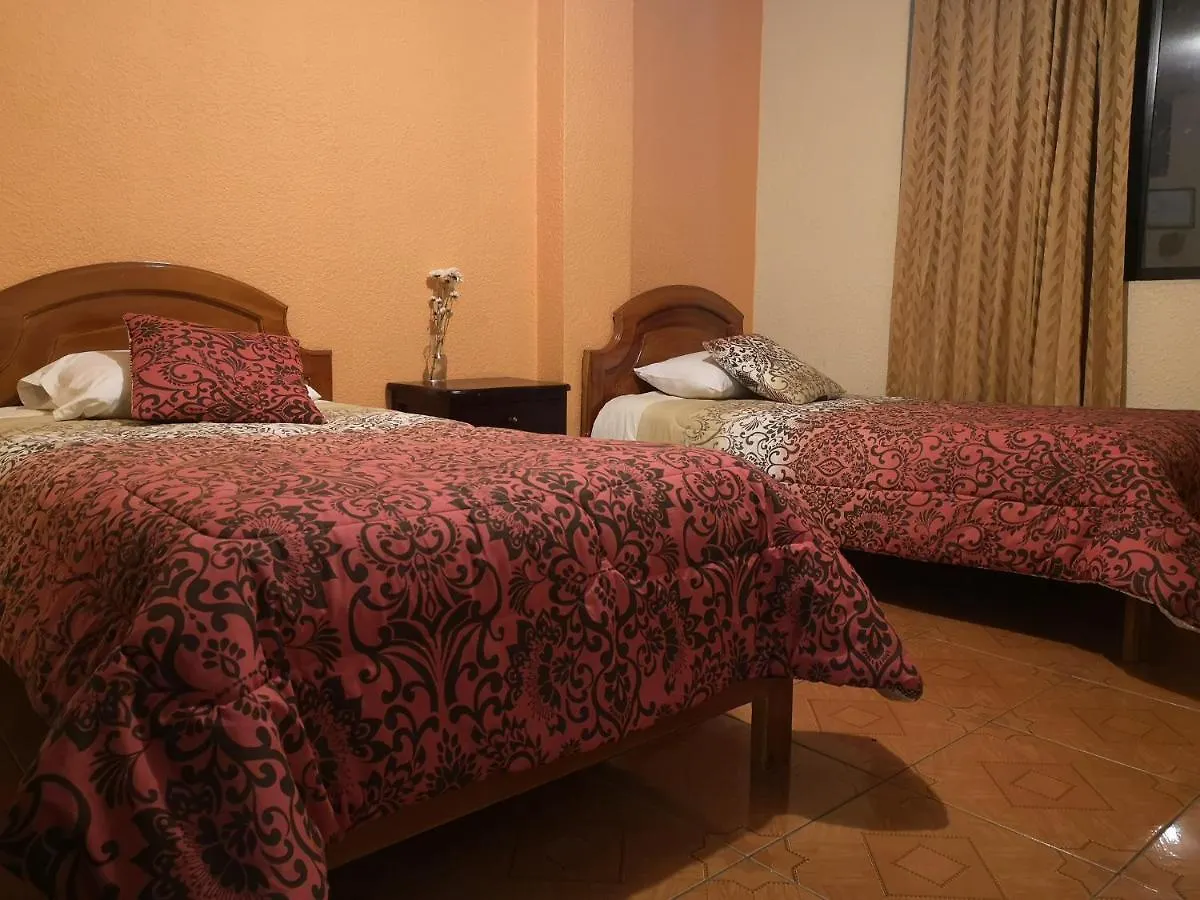 Hotel Rincon De La Alameda Quito 2*,