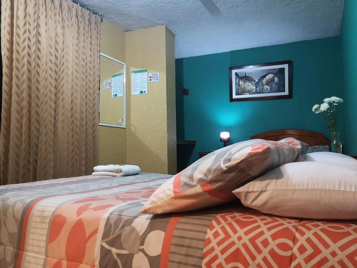 Hotel Rincon De La Alameda Quito 2*,  Ekvador